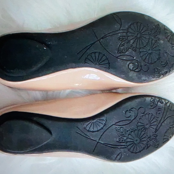 Steve Madden Taupe Flats - Picture 3 of 5
